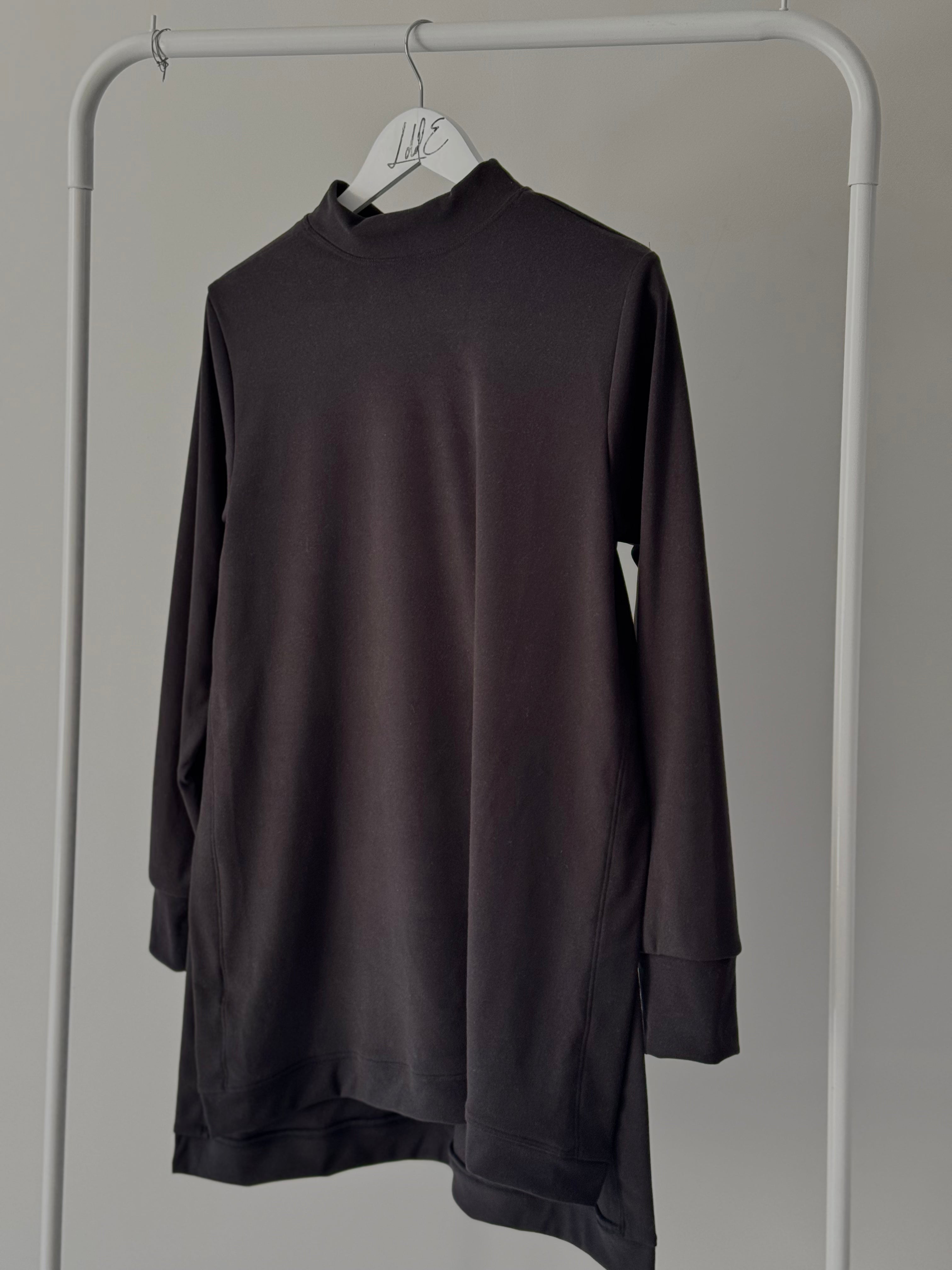 1/2 / Negro